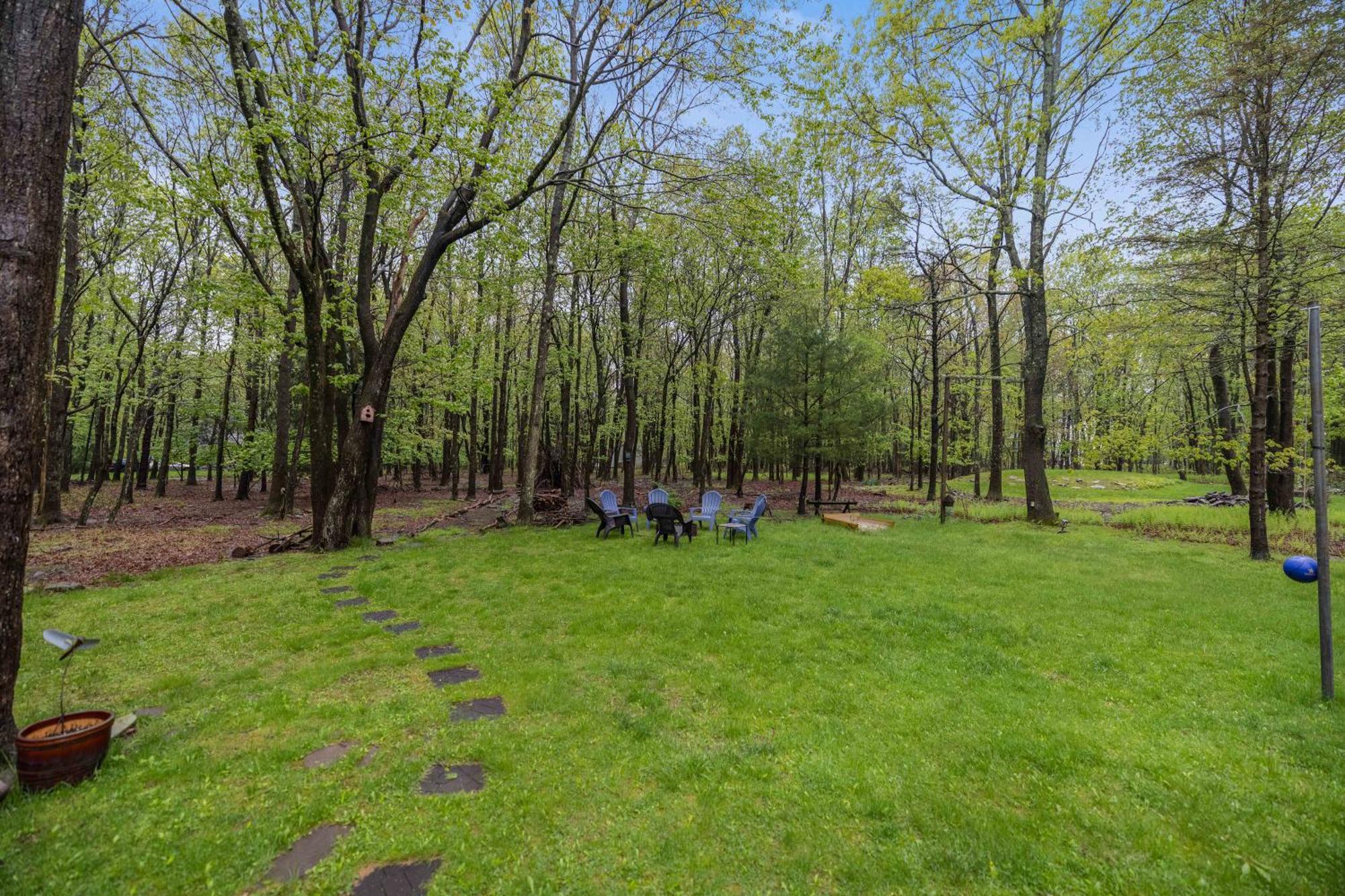 Serenity And Fun All In One In This Cozy Pocono Cabin Jim Thorpe Kültér fotó